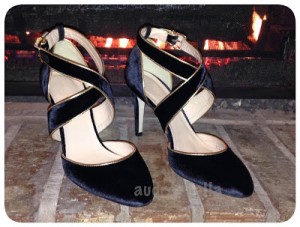 Shoes-day: Collection Sloane Velvet Crisscross Pumps